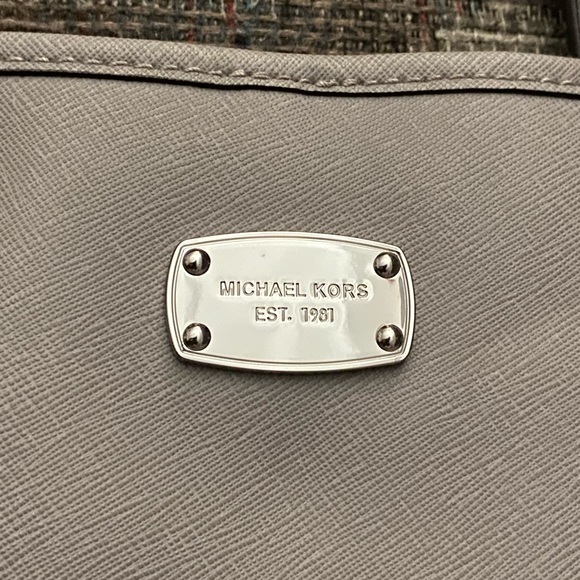 Michael Kors gray tote. - Picture 8 of 16